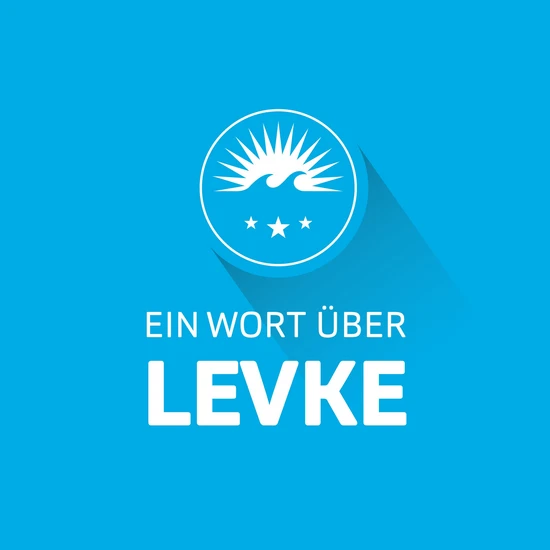 Ein Wort über Levke Das Hochzwei Logo vor einem blauen Hintergrund mit der Beschriftung: Ein Wort über Levke.