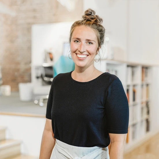 Johanna Zimmermann Johanna Zimmermann im Hochzwei Büro Flensburg