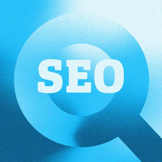 Suchmaschinen-optimierung (SEO) Ein Lupensymbol in blau in dem groß SEO steht