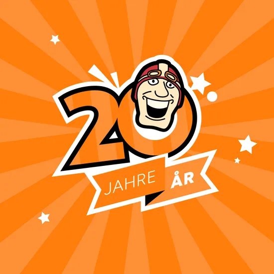 Signet und Kampagne zum Jubiläum des ScandiParks orangener Hintergrund, davor die Zahl zwanzig, darin das Mr.Scandi Maskottchen.