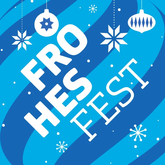 HO-HO-HOCHZWEI Hellblau-Dunkelblau gestreifte Grafik mit einem großen Schriftzug Frohes Fest in weiß und Schneeflocken und Weihnachtskugeln.