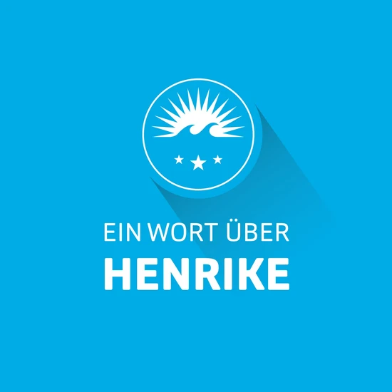 Ein Wort über Henrike Blaue Grafik mit HOCHZWEI Logo und der Überschrift Ein Wort über Henrike