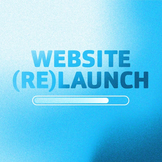 Auf dem Weg zum Website-(Re-)Launch Blauer Hintergrund mit Beschriftung und einem Icon